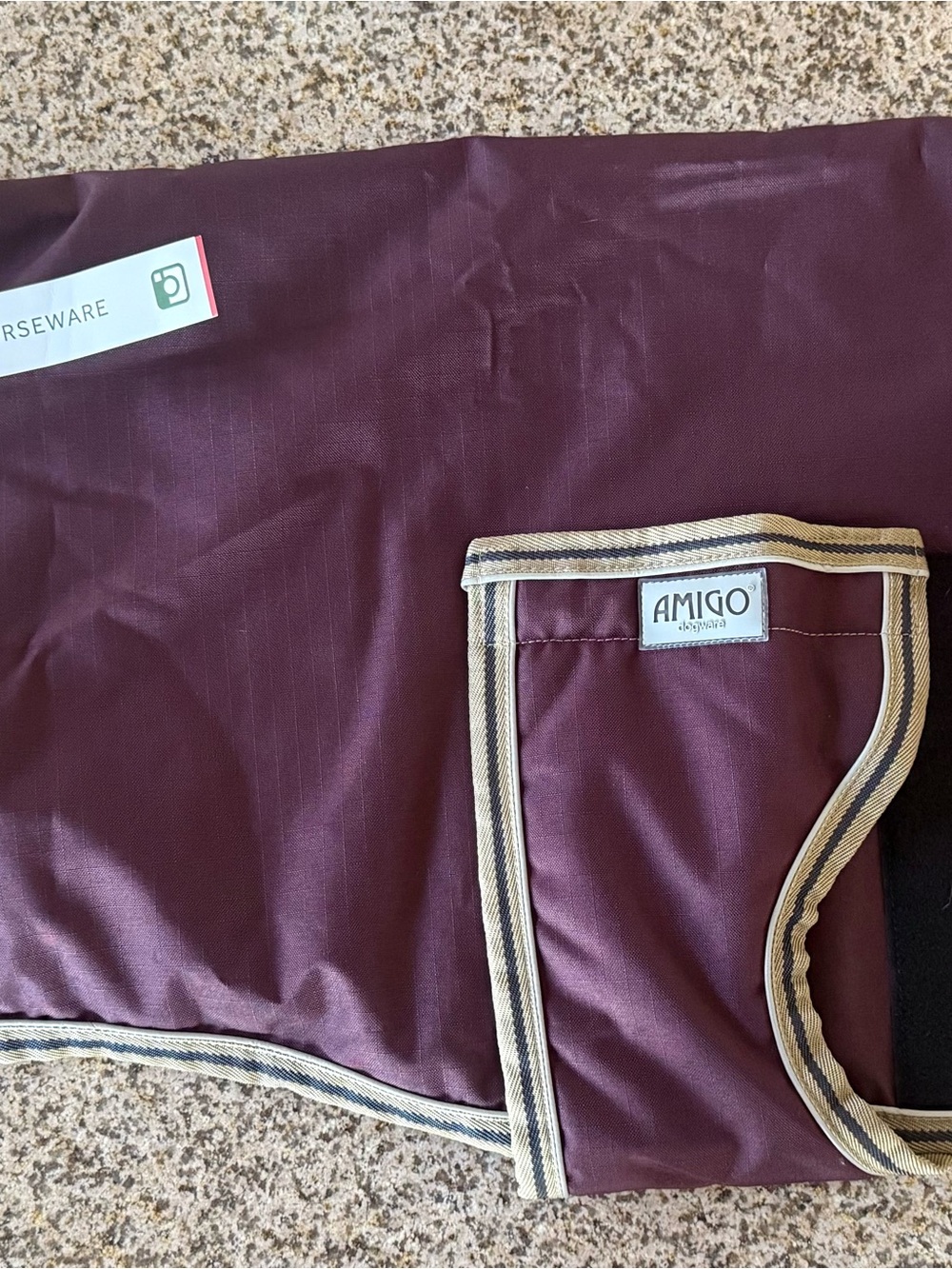 Brand new Horseware Ireland Amigo Burgundy Dog Blanket with Contrast Trim